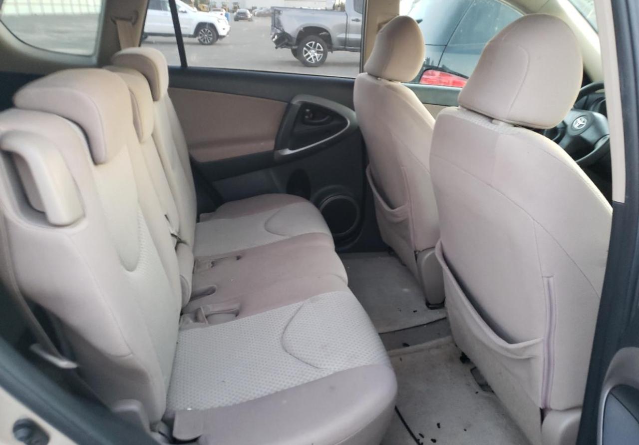 Photo 6 from auction – 2006 TOYOTA RAV4 with VIN JTMBD33V565013943