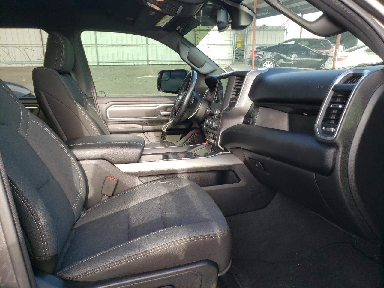 Photo 5 from auction – 2019 RAM 1500 BIG H with VIN 1C6RREFT8KN558025