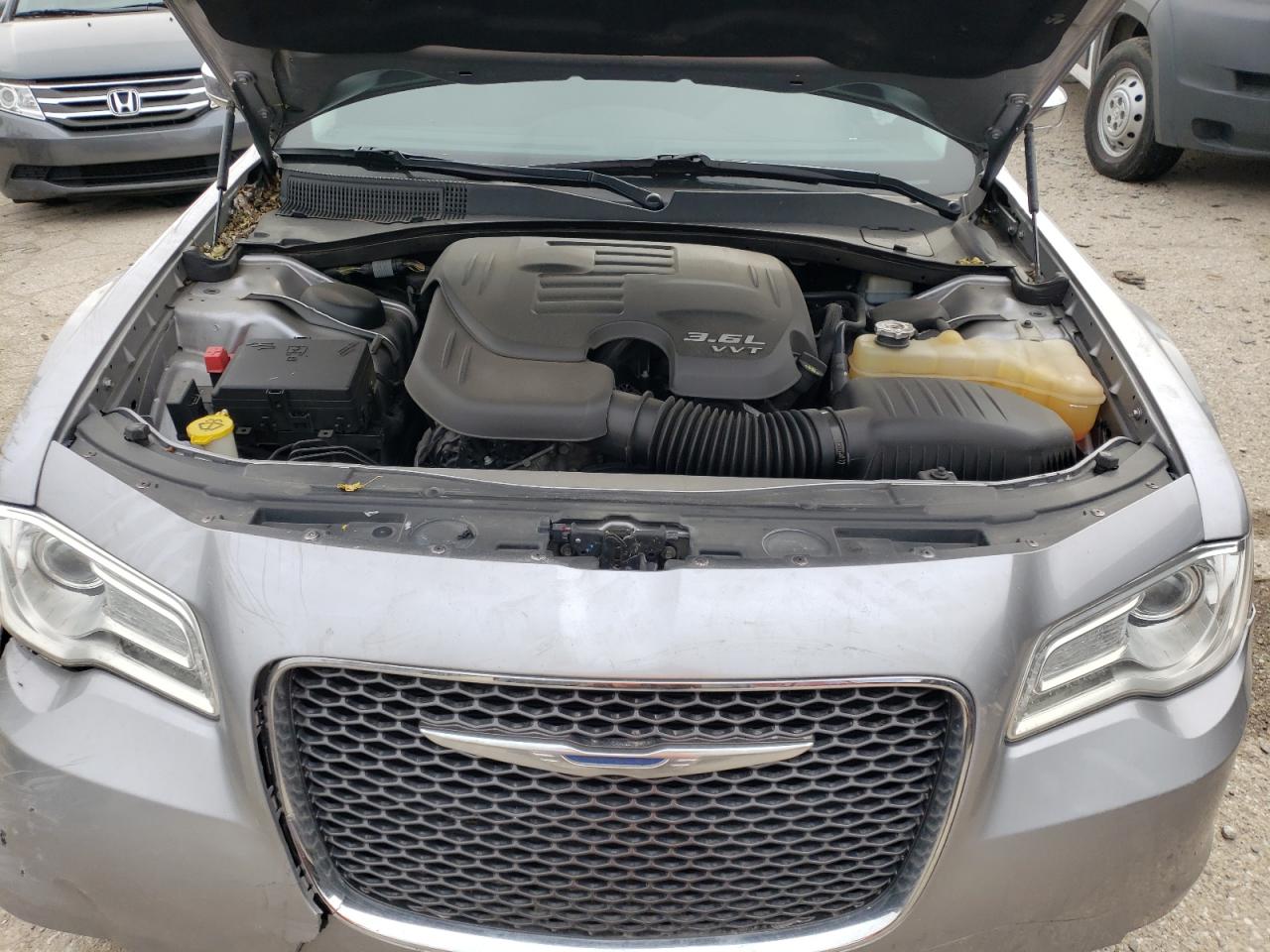 Photo 7 from auction – 2015 CHRYSLER 300C with VIN 2C3CCAKG1FH818575