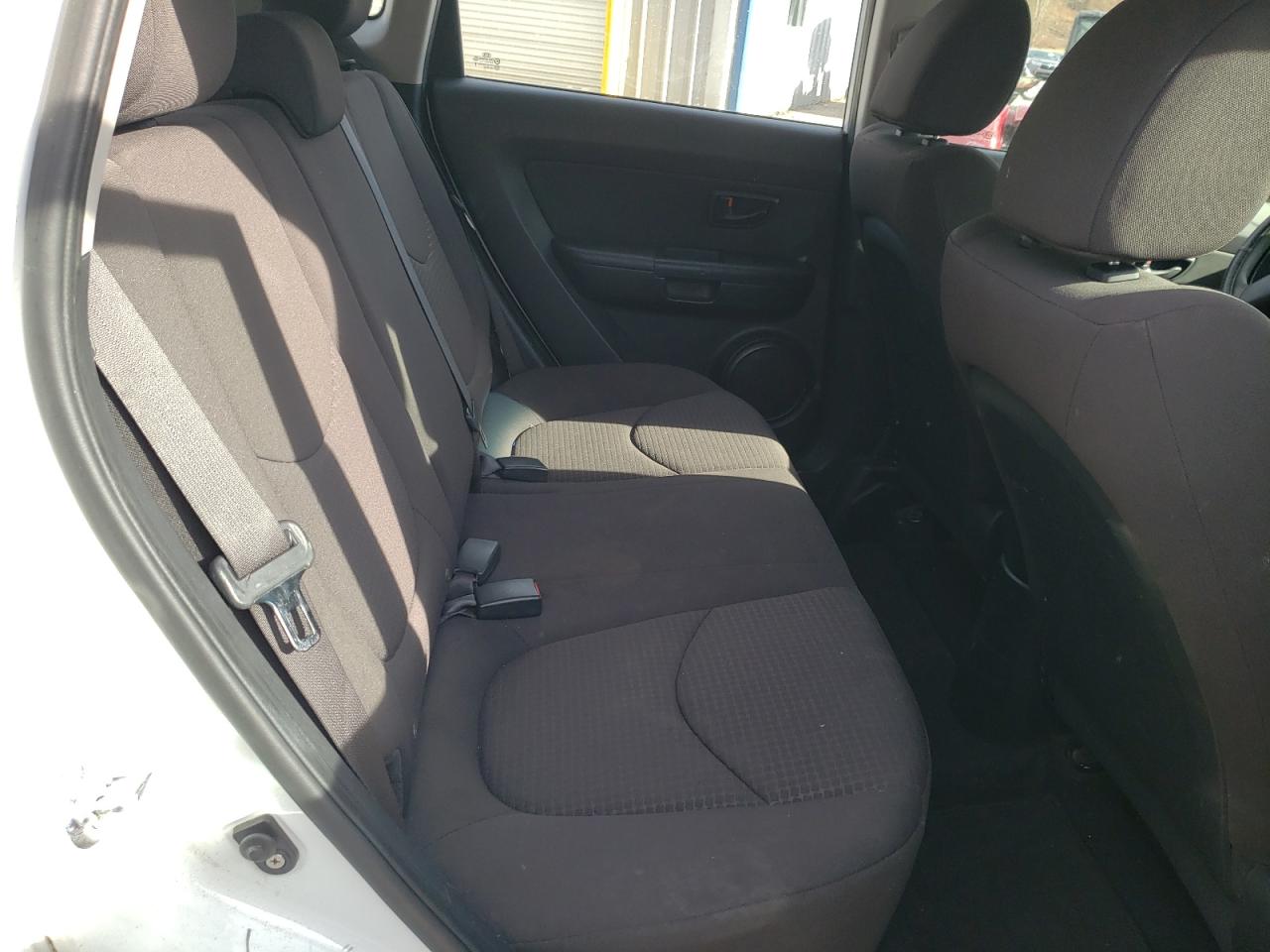 Photo 6 from auction – 2011 KIA SOUL with VIN KNDJT2A1XB7308253