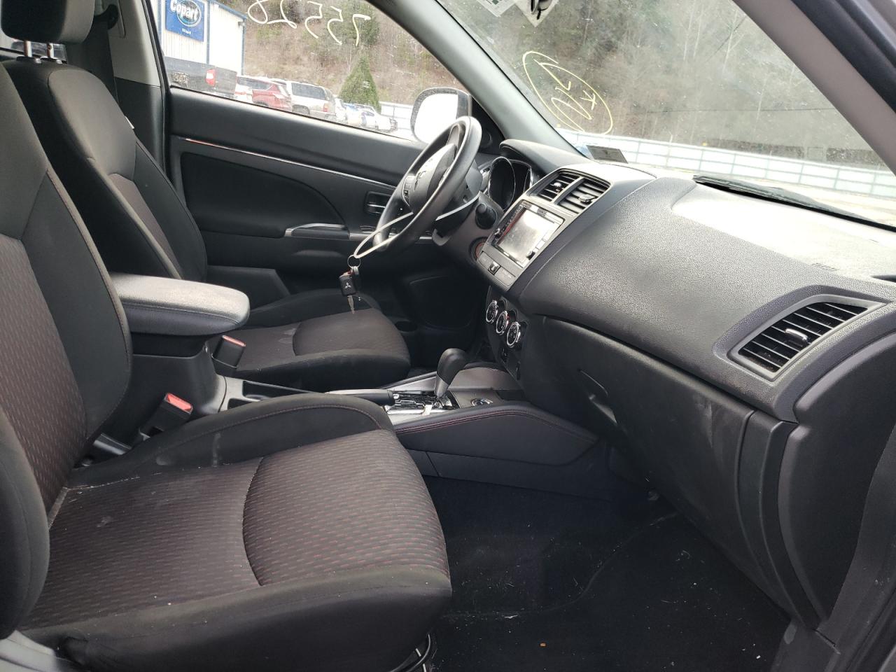 Photo 5 from auction – 2018 MITSUBISHI OUTLANDER with VIN JA4AR3AU0JU021271