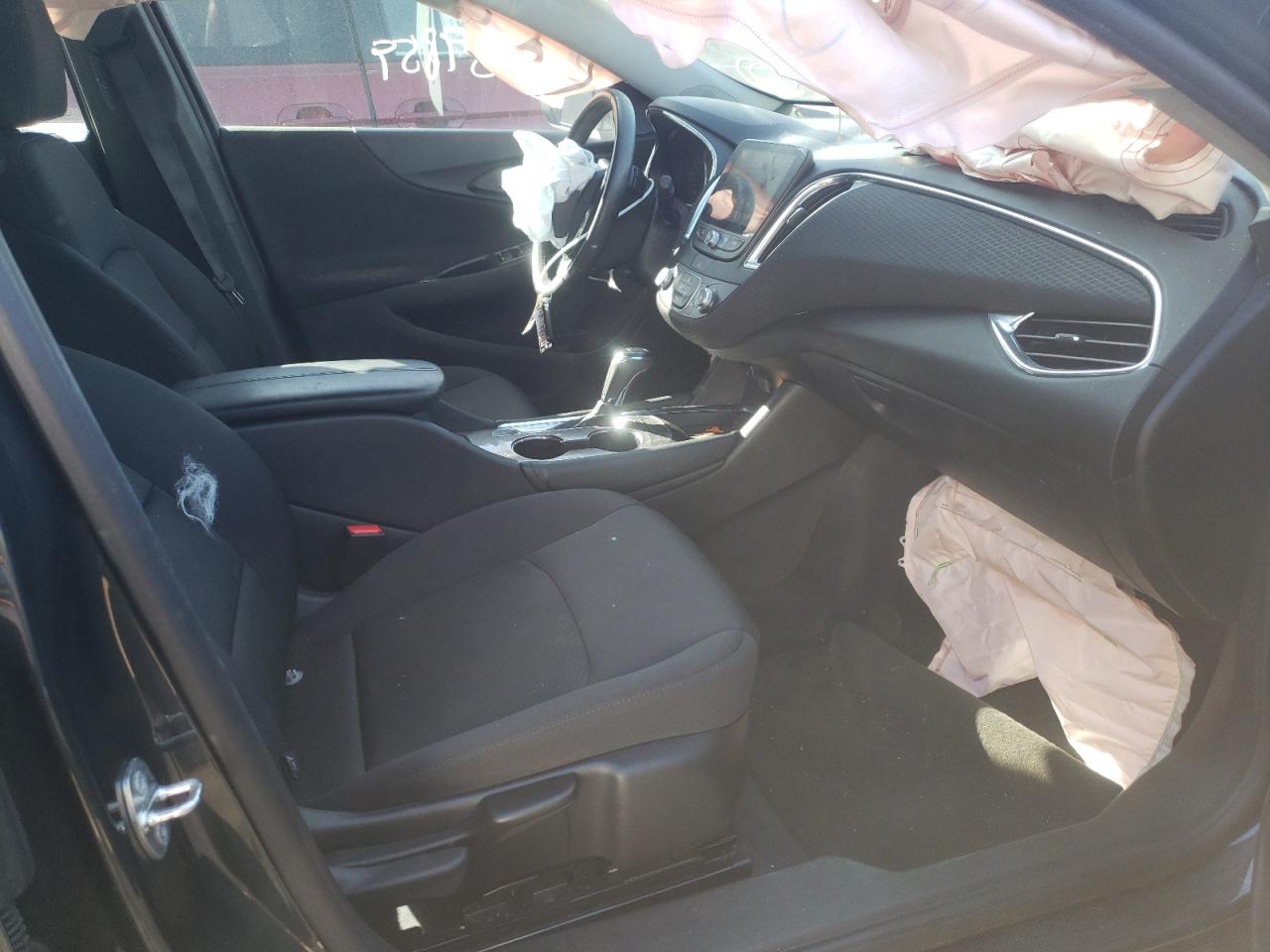 Photo 5 from auction – 2016 CHEVROLET MALIBU LT with VIN 1G1ZE5ST5GF283864