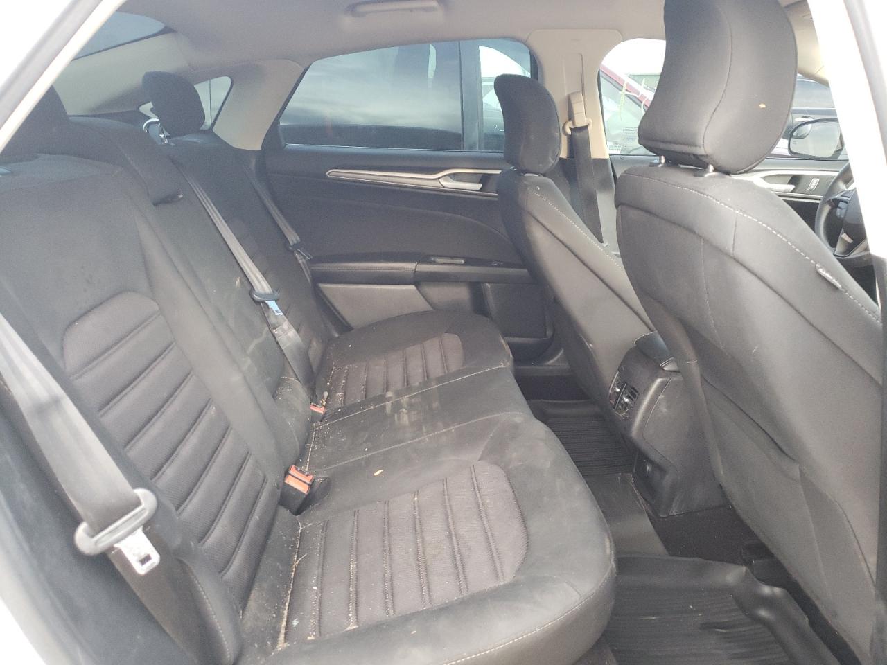 Photo 6 from auction – 2017 FORD FUSION SE with VIN 3FA6P0HD2HR153736