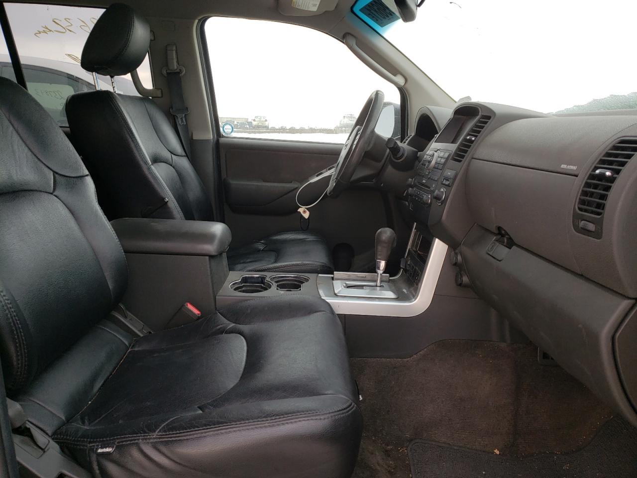 Photo 5 from auction – 2011 NISSAN PATHFINDER with VIN 5N1AR1NB2BC601899