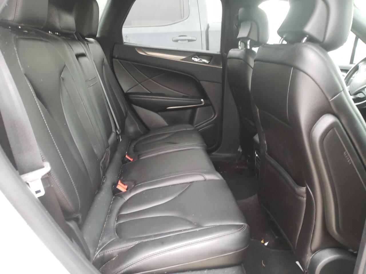 Photo 6 from auction – 2017 LINCOLN MKC PREMIE with VIN 5LMCJ1C93HUL27810