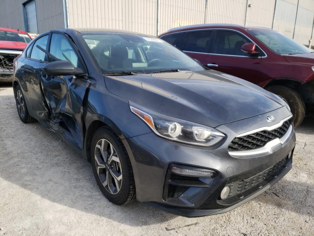 KIA FORTE FE 2019 with VIN 3KPF24AD5KE121727 - Photo from auction