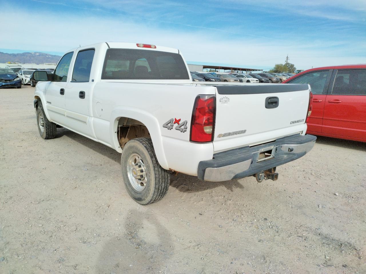 Photo 3 from auction – 2005 CHEVROLET SILVERADO with VIN 1GCHK23UX5F886193