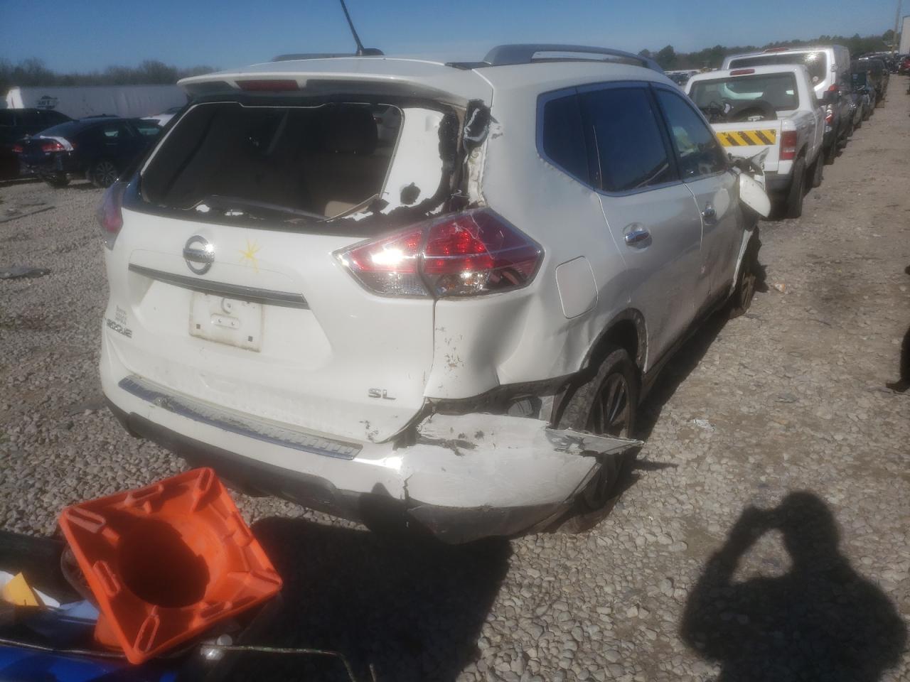 Photo 4 from auction – 2015 NISSAN ROGUE S with VIN 5N1AT2MT1FC839931