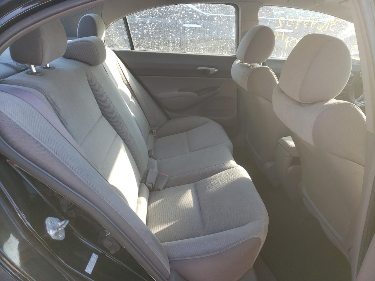 Photo 6 from auction – 2010 HONDA CIVIC LX with VIN 19XFA1F57AE035353