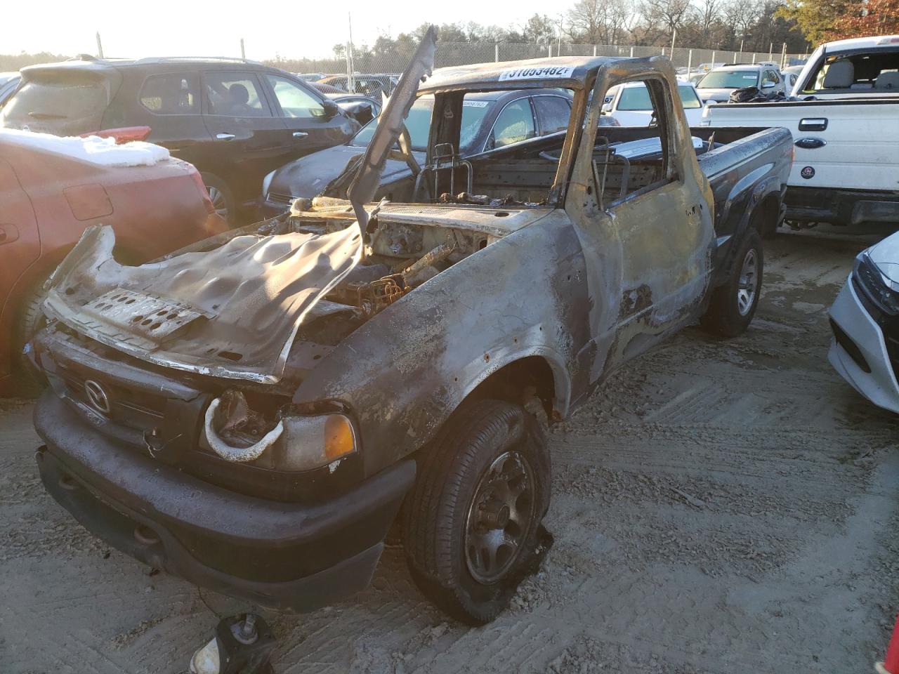 Photo 2 from auction – 2001 MAZDA B3000 with VIN 4F4YR12U21TM31056
