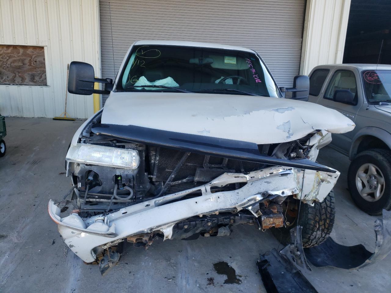 Photo 9 from auction – 2001 CHEVROLET SILVERADO with VIN 2GCEC19T411263338