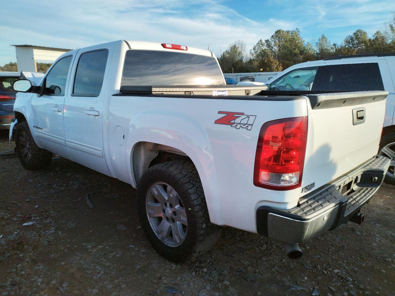 Photo 3 from auction – 2007 GMC NEW SIERRA with VIN 2GTEK13M571699192