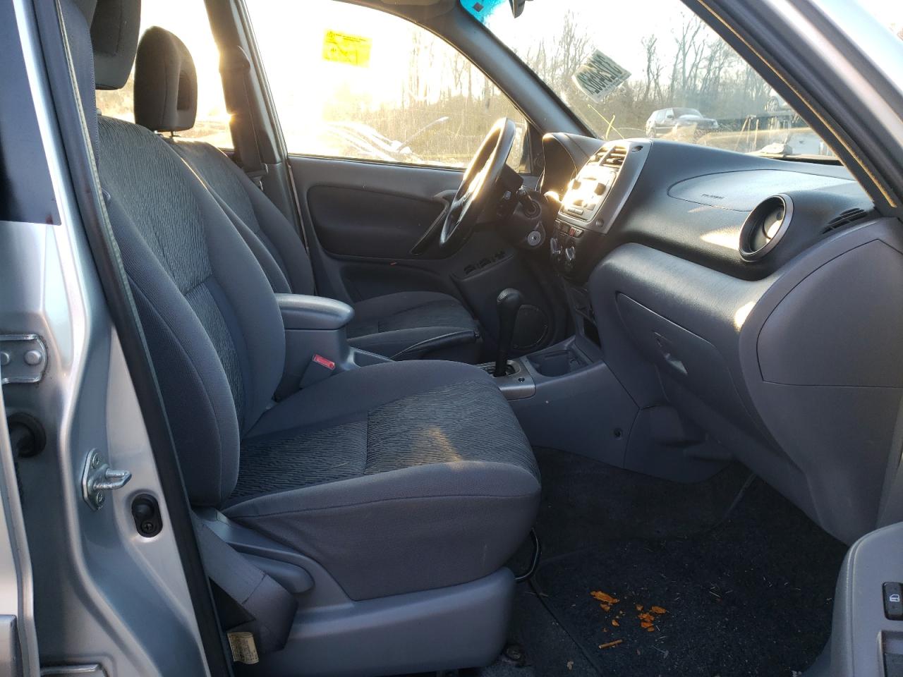 Photo 5 from auction – 2003 TOYOTA RAV4 with VIN JTEHH20V436083559