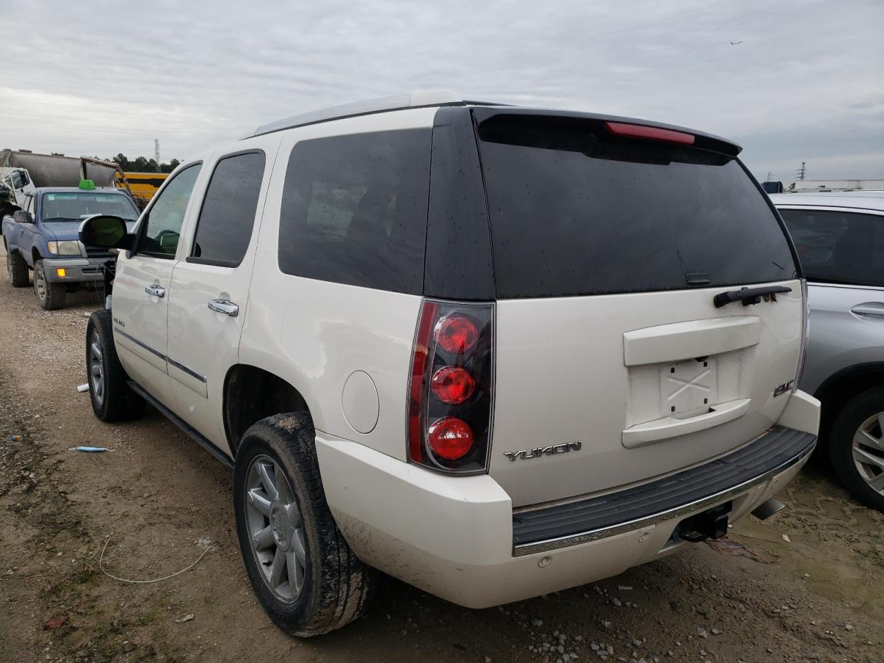 Photo 3 from auction – 2013 GMC YUKON DENA with VIN 1GKS2EEF5DR367401