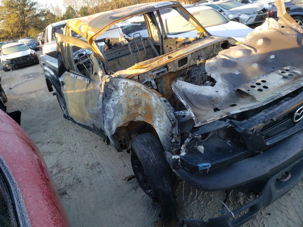 MAZDA B3000 2001 with VIN 4F4YR12U21TM31056 - Photo from auction