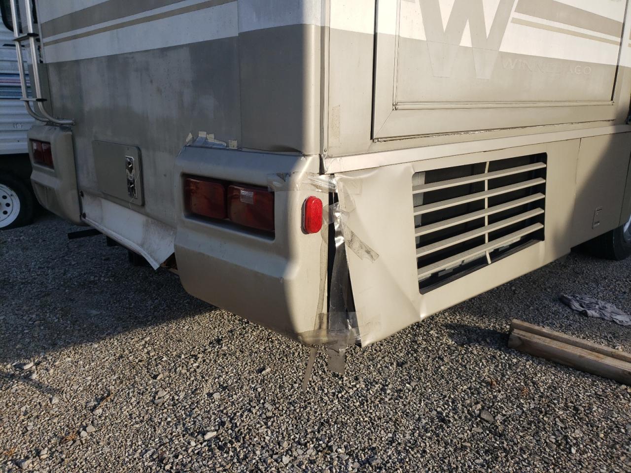 Photo 9 from auction – 2002 WINNEBAGO ADVENTURER with VIN 1FCNF53S520A03915