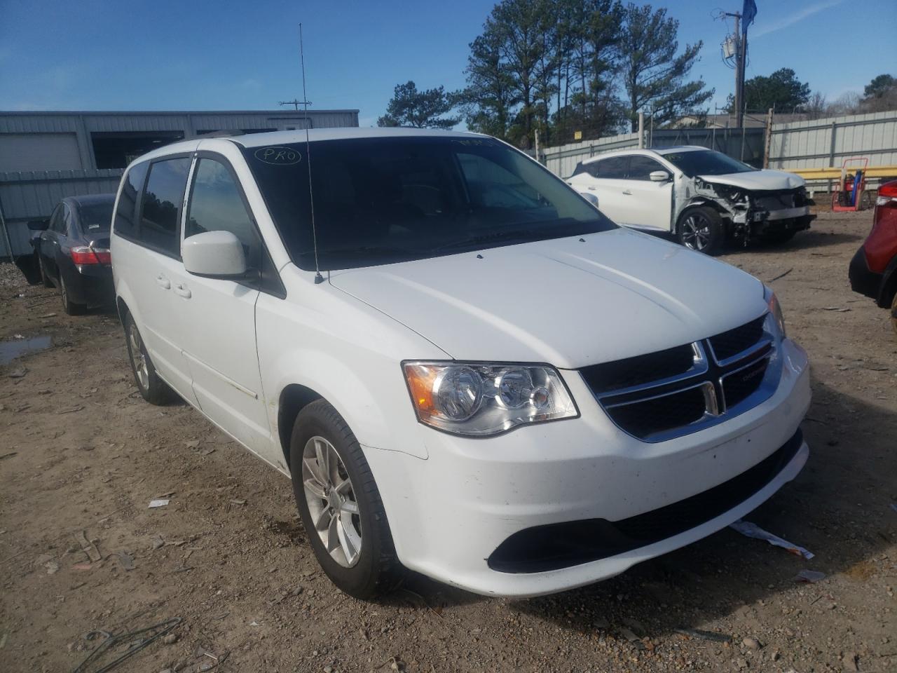 DODGE GRAND CARA 2015 with VIN 2C4RDGCG0FR540718 - Photo from auction