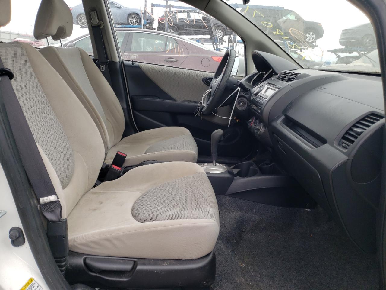 Photo 5 from auction – 2007 HONDA FIT with VIN JHMGD38447S030708