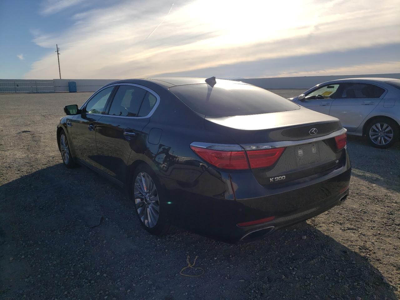 Photo 3 from auction – 2017 KIA K900 with VIN KNALW4D43H6036495