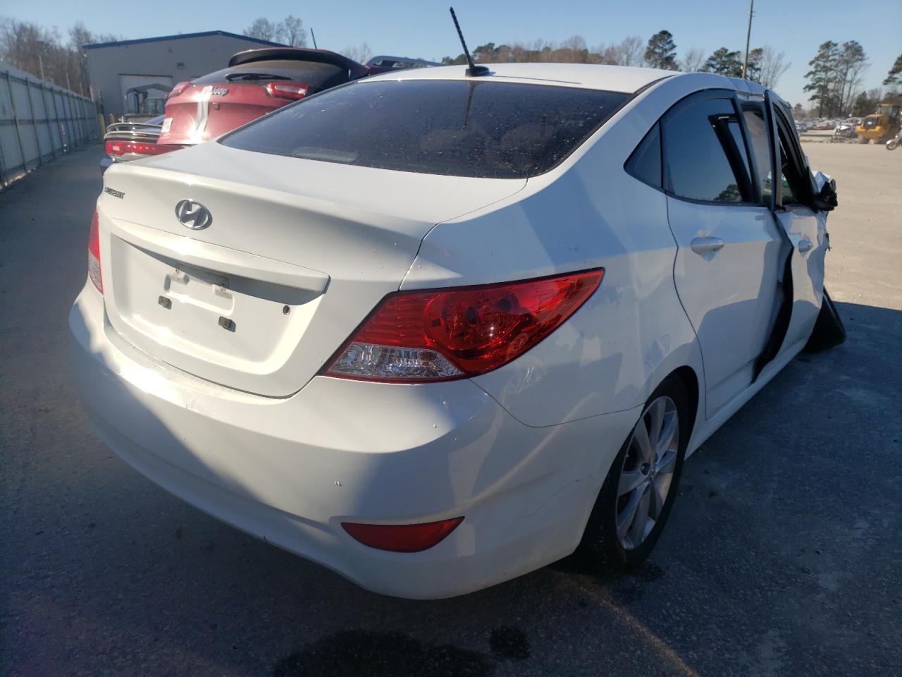 Photo 4 from auction – 2012 HYUNDAI ACCENT GLS with VIN KMHCU4AE6CU063907