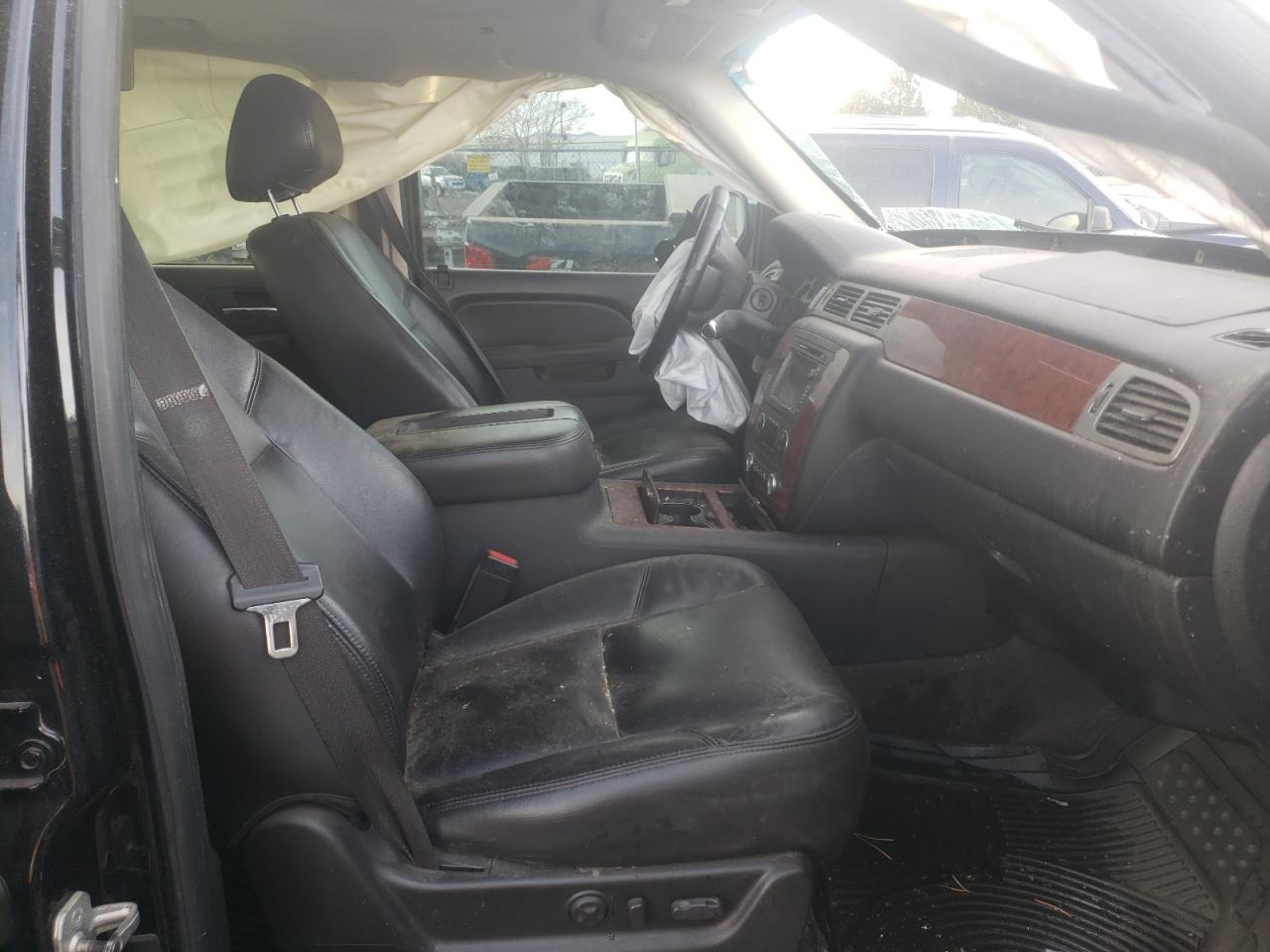 Photo 5 from auction – 2010 CHEVROLET AVALANCHE with VIN 3GNVKGE07AG222170