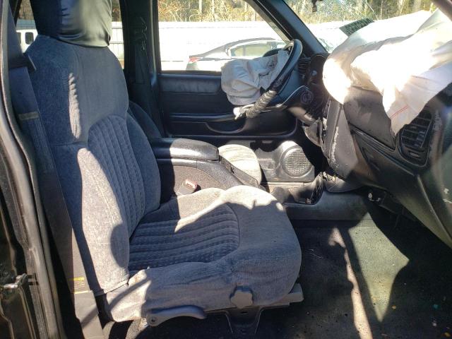 Photo 5 from auction – 1999 CHEVROLET BLAZER with VIN 1GNDT13W8X2213993
