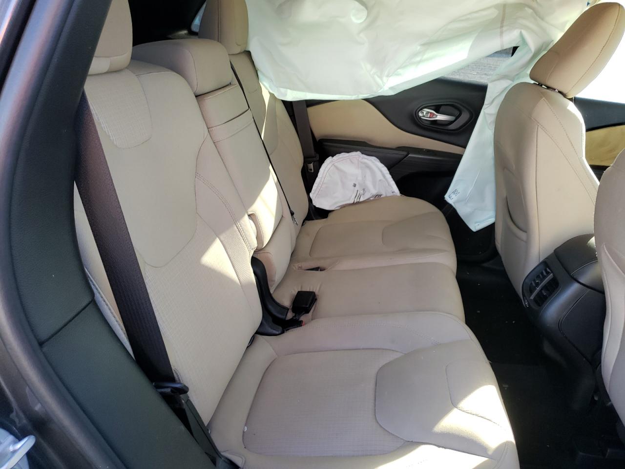 Photo 6 from auction – 2015 JEEP CHEROKEE L with VIN 1C4PJLCB8FW707444