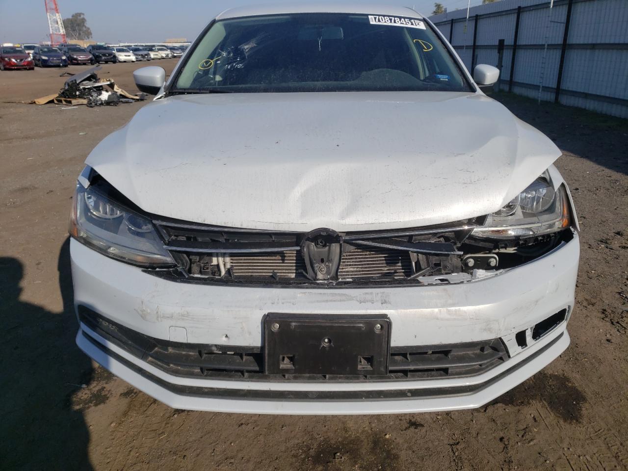 Photo 9 from auction – 2017 VOLKSWAGEN JETTA S with VIN 3VW2B7AJ5HM273735
