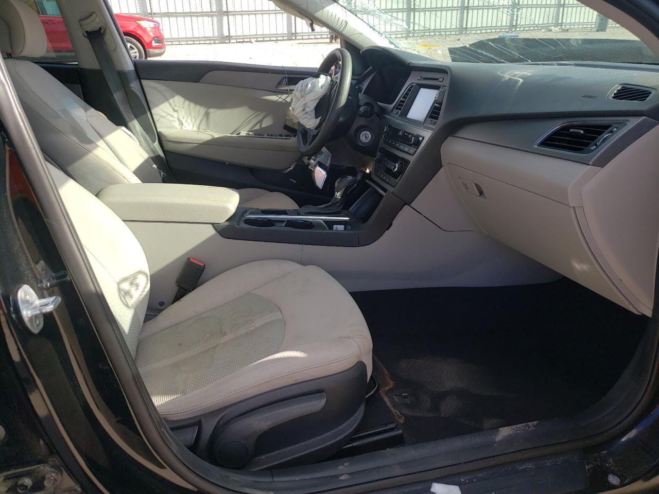 Photo 5 from auction – 2016 HYUNDAI SONATA SE with VIN 5NPE24AF3GH320128