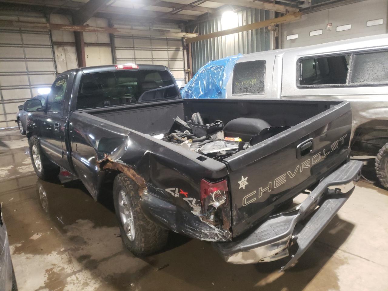 Photo 3 from auction – 2003 CHEVROLET SILVERADO with VIN 1GCEK14V33Z205338