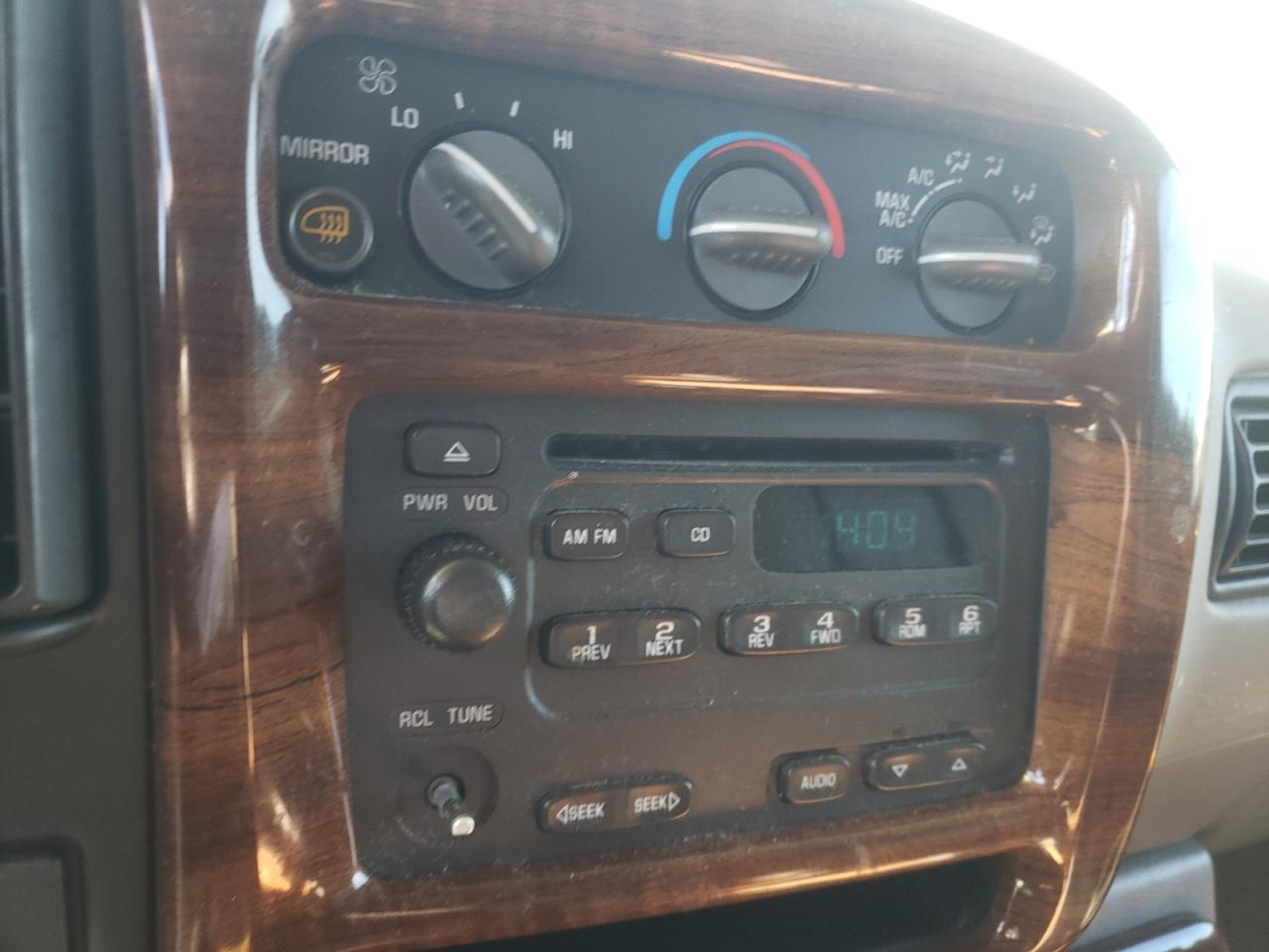 Photo 9 from auction – 2001 GMC SAVANA RV with VIN 1GDFG15R711114443