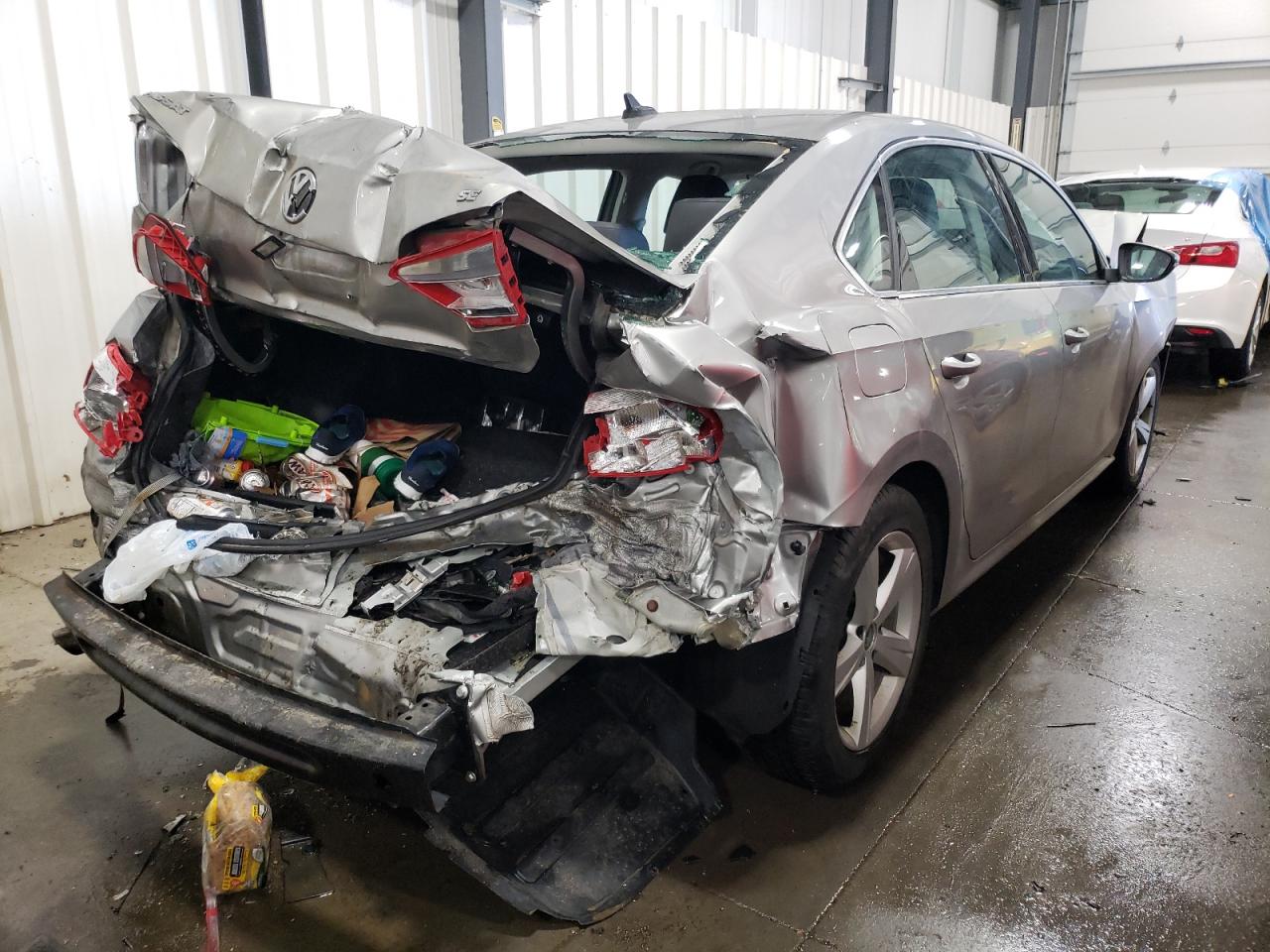 Photo 4 from auction – 2012 VOLKSWAGEN PASSAT SE with VIN 1VWBP7A3XCC084012