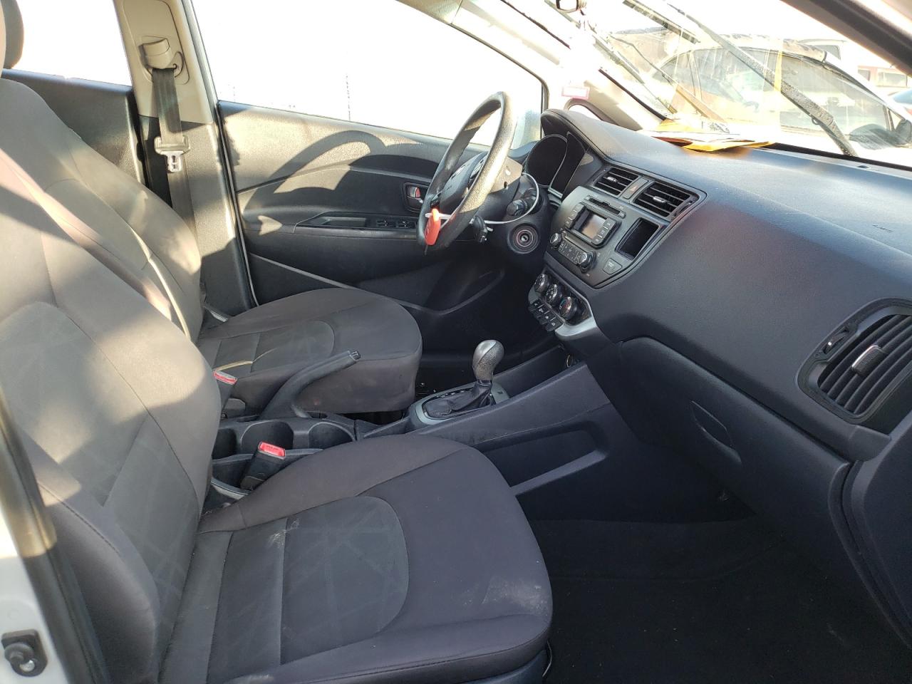 Photo 5 from auction – 2014 KIA RIO LX with VIN KNADM4A31E6385897