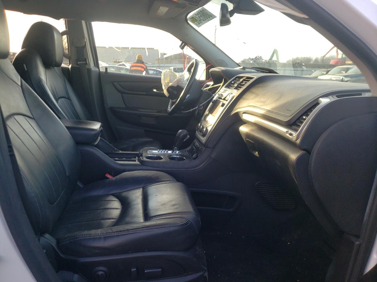 Photo 5 from auction – 2017 GMC ACADIA LIM with VIN 1GKKVSKD2HJ211202