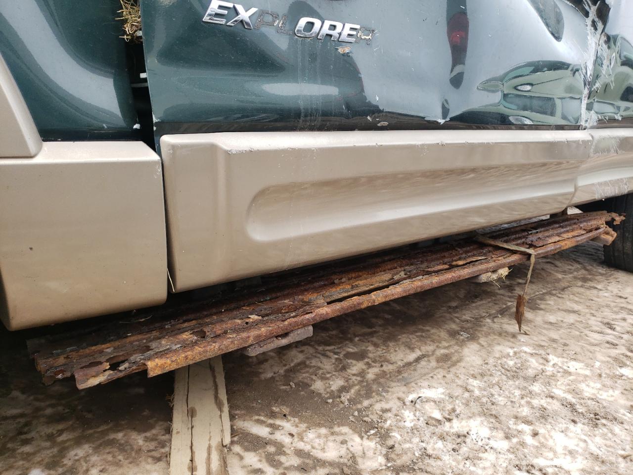 Photo 10 from auction – 2002 FORD EXPLORER E with VIN 1FMDU74EX2ZB28924
