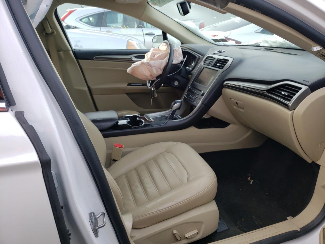 Photo 5 from auction – 2016 FORD FUSION SE with VIN 3FA6P0HD7GR221334