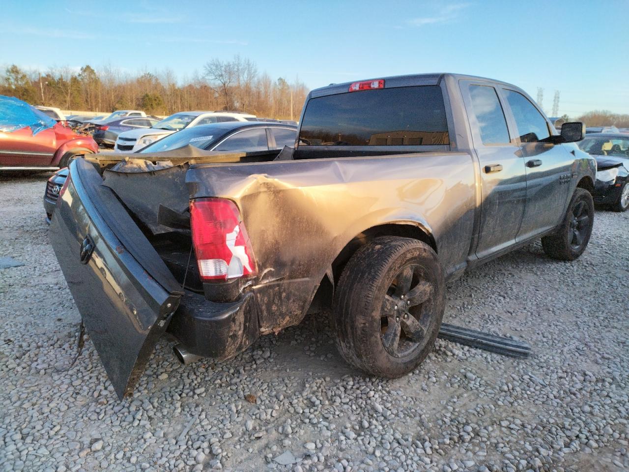 Photo 4 from auction – 2017 RAM 1500 ST with VIN 1C6RR6FT1HS836344