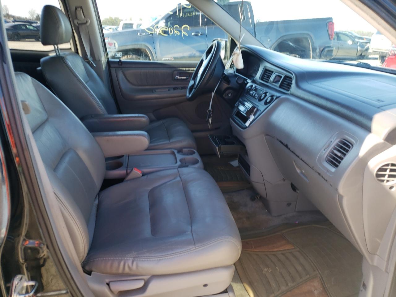 Photo 5 from auction – 2003 HONDA ODYSSEY EX with VIN 5FNRL18043B044131