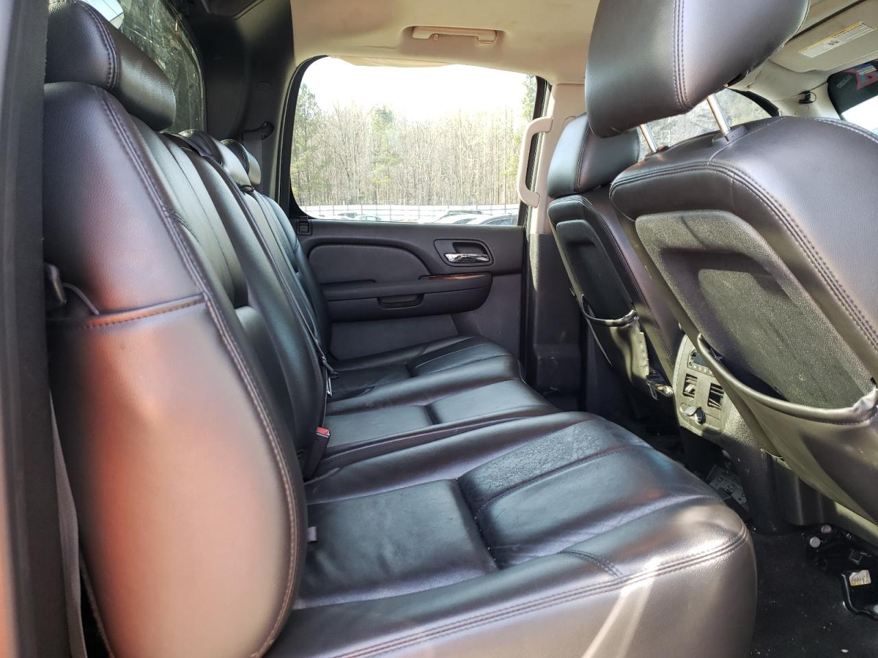Photo 6 from auction – 2011 CHEVROLET AVALANCHE with VIN 3GNMCFE09BG366615