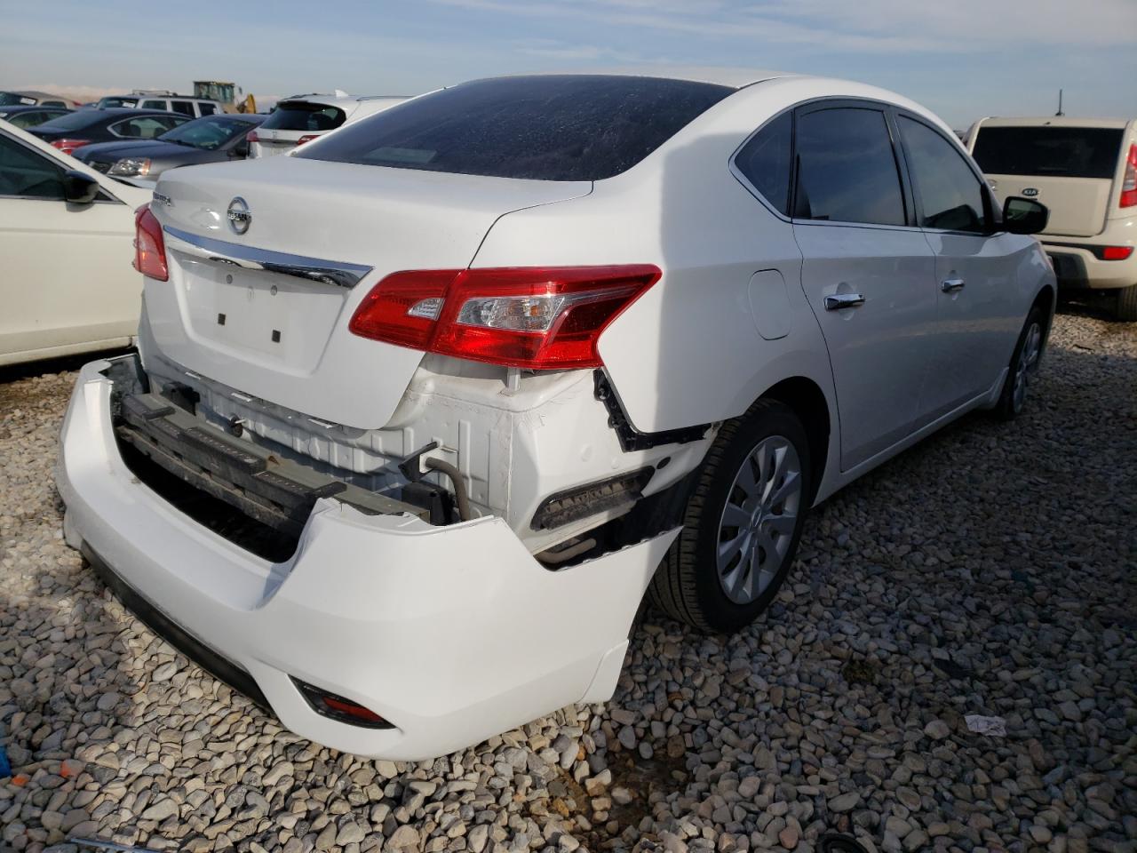Photo 4 from auction – 2016 NISSAN SENTRA S with VIN 3N1AB7AP6GY318324