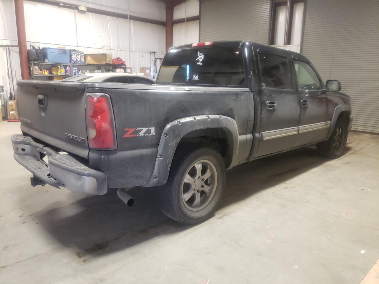 Photo 4 from auction – 2005 CHEVROLET SILVERADO with VIN 2GCEK13T351206372