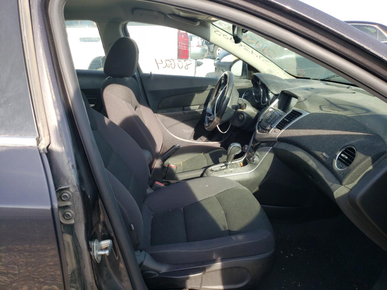 Photo 5 from auction – 2014 CHEVROLET CRUZE LT with VIN 1G1PC5SB2E7171471