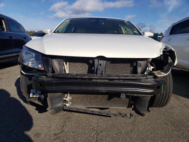 Photo 9 from auction – 2014 VOLKSWAGEN PASSAT SE with VIN 1VWBP7A37EC020092