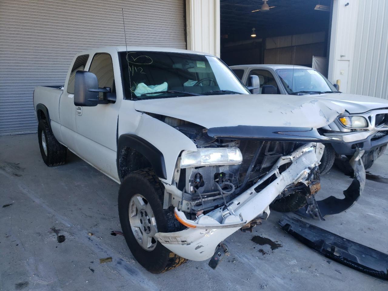 CHEVROLET SILVERADO 2001 with VIN 2GCEC19T411263338 - Photo from auction