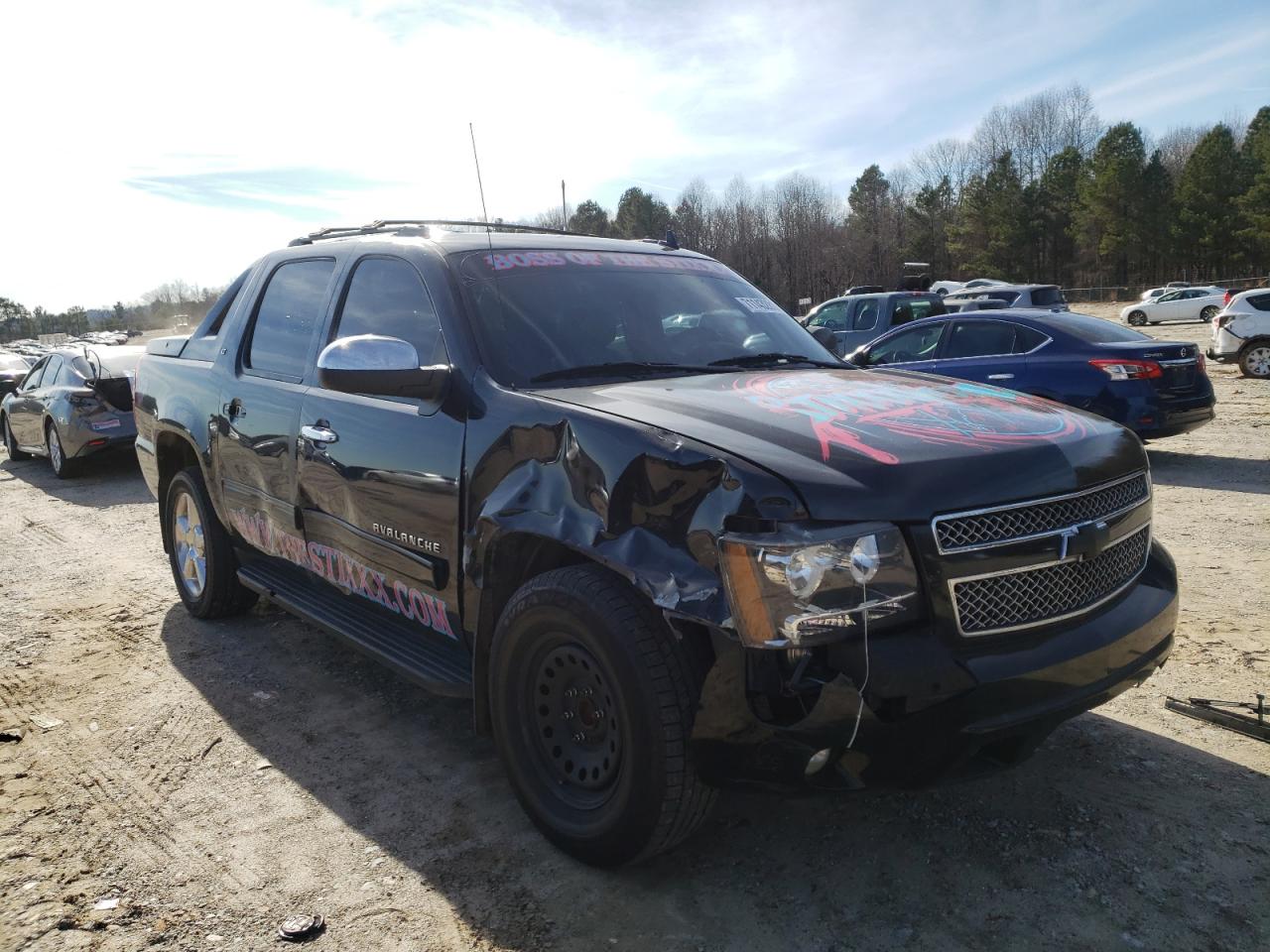 CHEVROLET AVALANCHE 2011 with VIN 3GNMCFE09BG366615 - Photo from auction