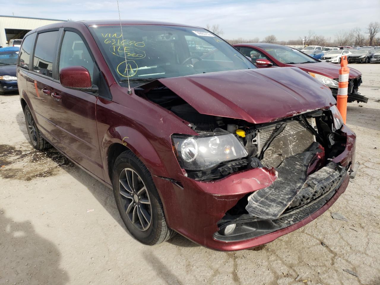 DODGE GRAND CARA 2017 with VIN 2C4RDGEGXHR631690 - Photo from auction