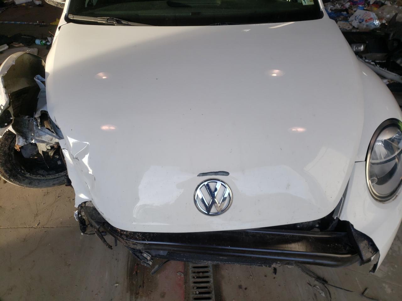 Photo 7 from auction – 2012 VOLKSWAGEN BEETLE with VIN 3VWJX7AT8CM663543