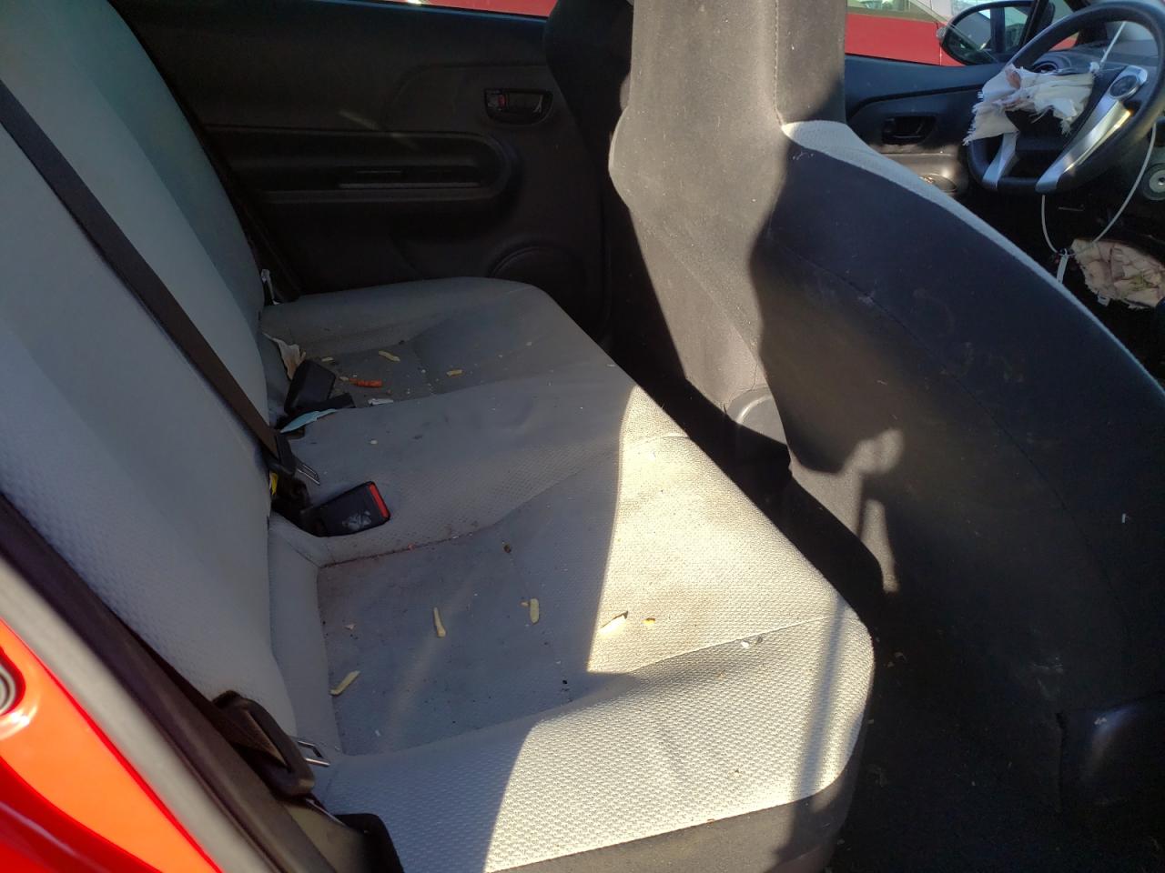 Photo 6 from auction – 2016 TOYOTA PRIUS C with VIN JTDKDTB3XG1118616