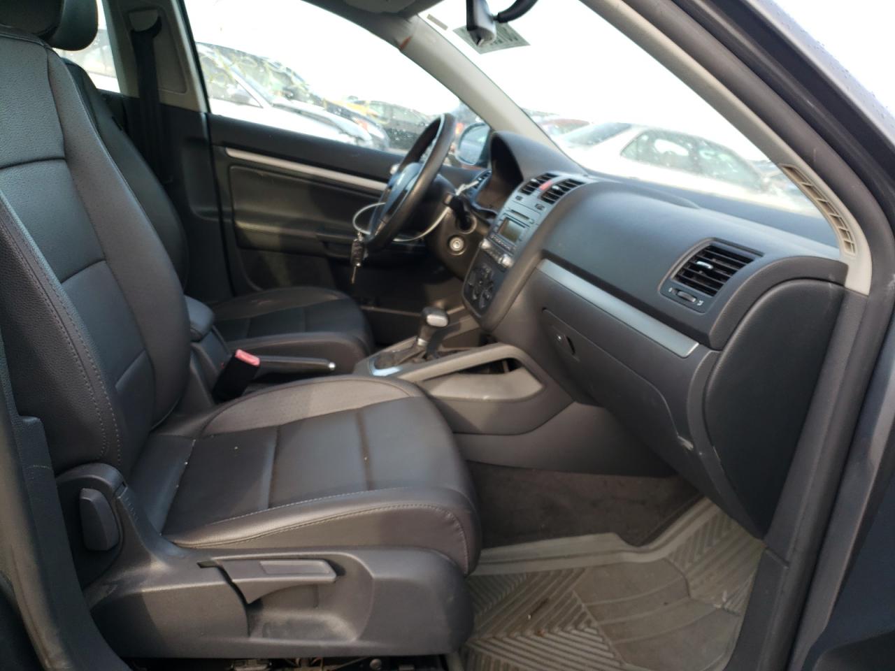Photo 5 from auction – 2006 VOLKSWAGEN JETTA 2.5 with VIN 3VWRF71K06M768630