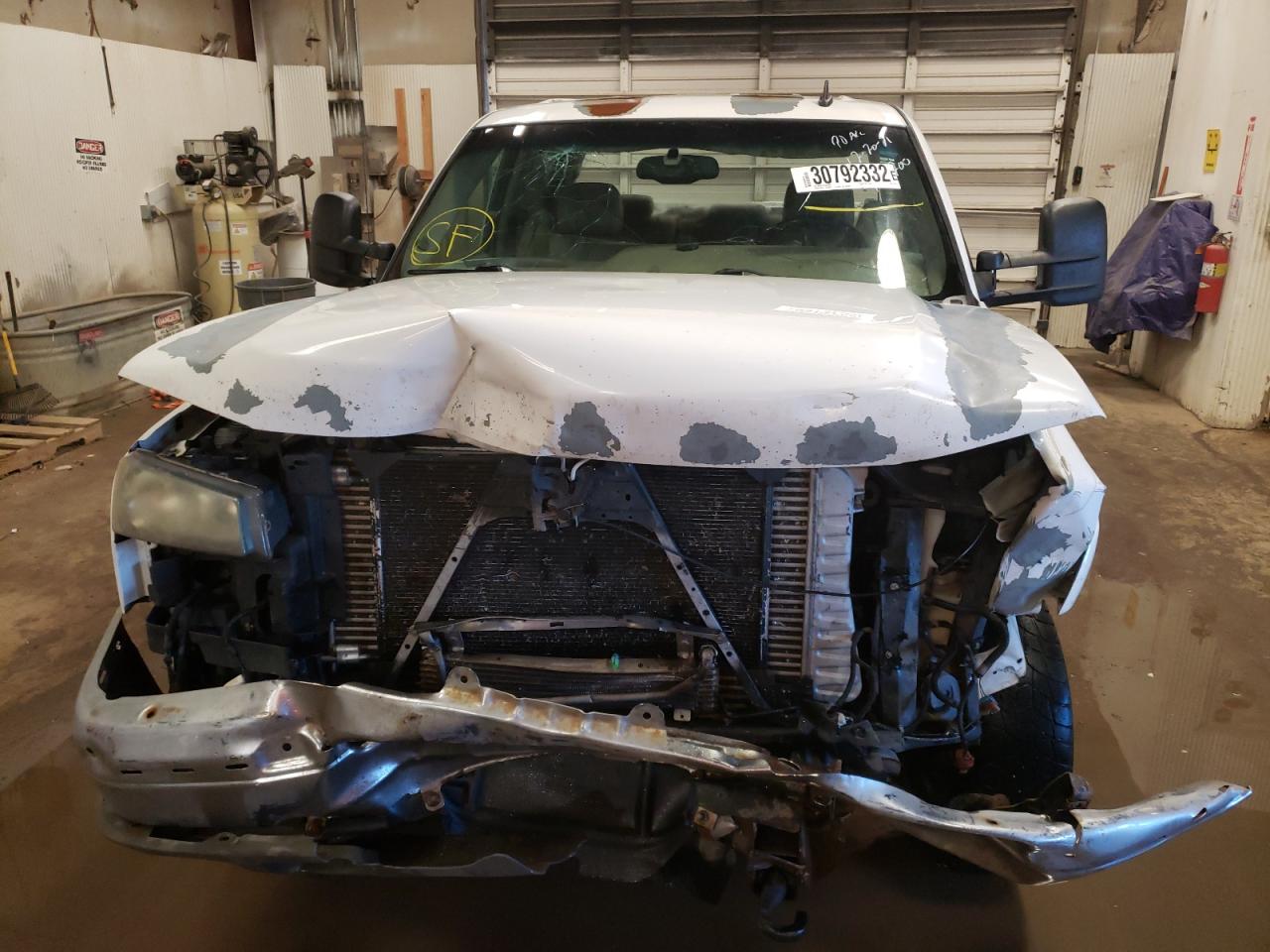 Photo 9 from auction – 2006 CHEVROLET SILVERADO with VIN 1GCHK232X6F106175